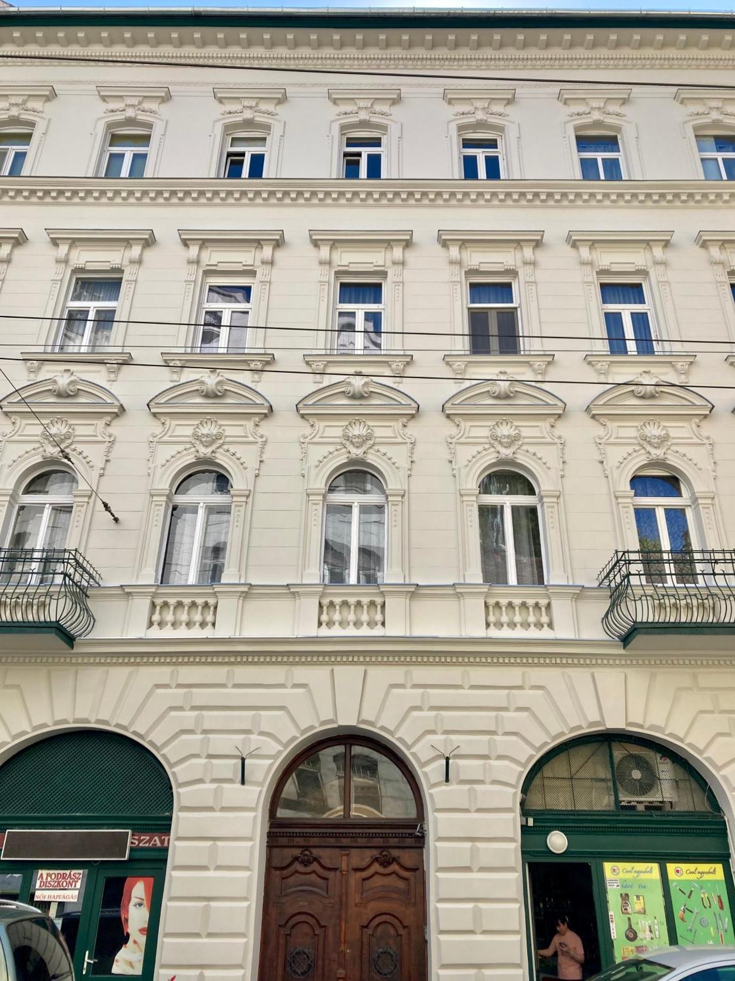 Trendy & Cozy Apartment At Heroes' Square Budapest Bagian luar foto